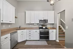 8945 Preserve Blvd, Eden Prairie, MN 55347 - Photo 13