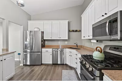 8945 Preserve Boulevard, Eden Prairie, MN 55347 - Photo 11