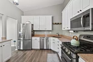 8945 Preserve Blvd, Eden Prairie, MN 55347 - Photo 11