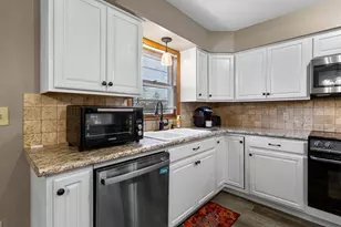 2059 Roe Crest Dr, North Mankato, MN 56003 - Photo 3