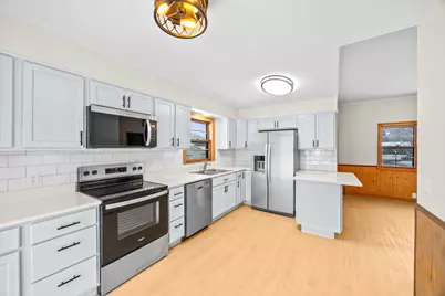 540 Brown Street SW, Hutchinson, MN 55350 - Photo 5