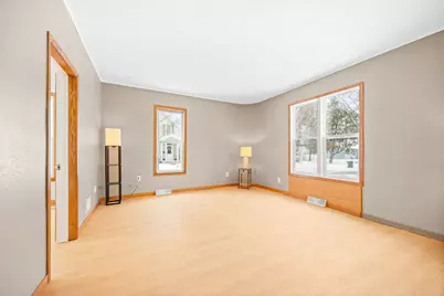 540 Brown Street SW, Hutchinson, MN 55350 - Photo 11
