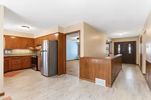 2300 W 95th St, Bloomington, MN 55431 - Photo 7