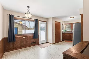 2300 W 95th St, Bloomington, MN 55431 - Photo 9