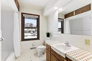 2300 W 95th St, Bloomington, MN 55431 - Photo 19