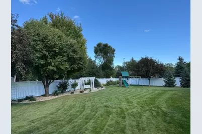 817 Cullen Circle, Marshall, MN 56258 - Photo 5