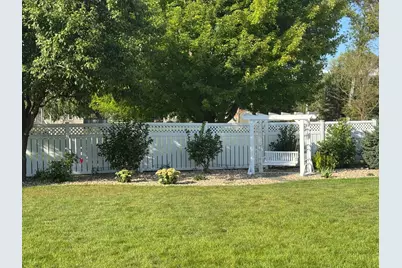 817 Cullen Circle, Marshall, MN 56258 - Photo 7