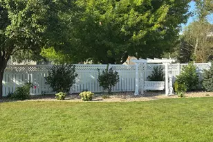 817 Cullen Cir, Marshall, MN 56258 - Photo 7