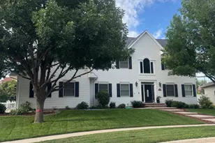 817 Cullen Cir, Marshall, MN 56258 - Photo 1