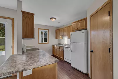 617 Cottonwood Avenue, Litchfield, MN 55355 - Photo 3