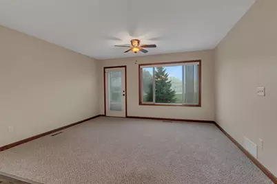 647 Cottonwood Avenue, Litchfield, MN 55355 - Photo 9