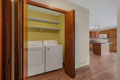 647 Cottonwood Avenue, Litchfield, MN 55355 - Photo 11