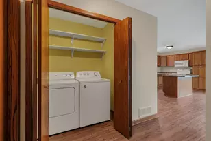 647 Cottonwood Ave, Litchfield, MN 55355 - Photo 11