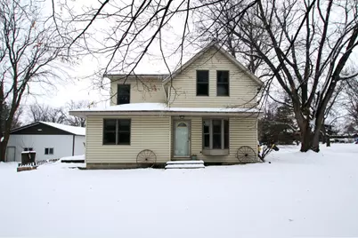 302 2nd Street SE, Renville, MN 56284 - Photo 1