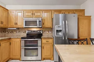 7095 Ivy Ridge Ln, Circle Pines, MN 55014 - Photo 9