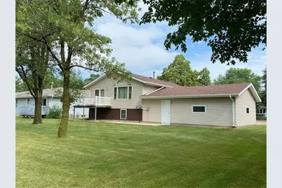 2009 Great Bend Boulevard, Windom, MN 56101 - Photo 3