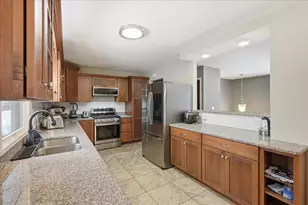 7048 Montrose Rd, Woodbury, MN 55125 - Photo 9