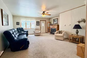 201 Nobles St, Worthington, MN 56187 - Photo 11
