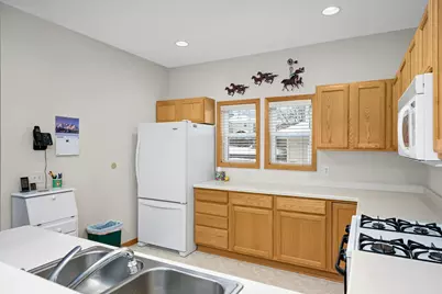 1373 5th Street E, Saint Paul, MN 55106 - Photo 3