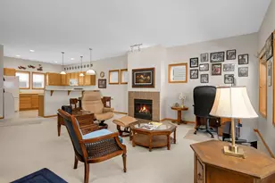 1373 5th St E, Saint Paul, MN 55106 - Photo 9