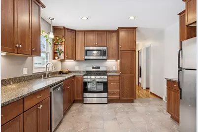 2941 Noble Avenue N, Golden Valley, MN 55422 - Photo 9