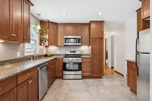 2941 Noble Ave N, Golden Valley, MN 55422 - Photo 9