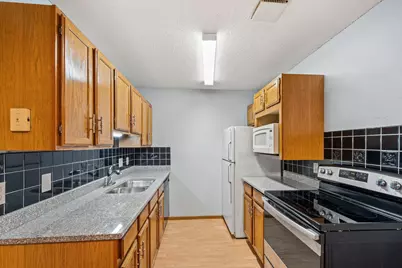 4 Pine Tree Drive #223, Arden Hills, MN 55112 - Photo 5