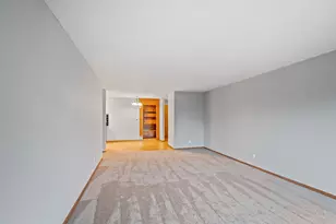 4 Pine Tree Dr, Arden Hills, MN 55112 - Photo 9