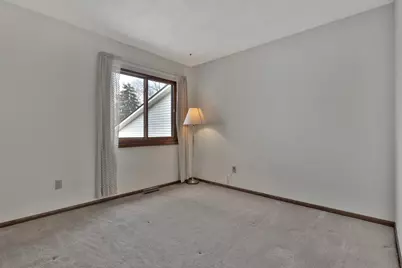 2052 Bradley Street, Maplewood, MN 55117 - Photo 13