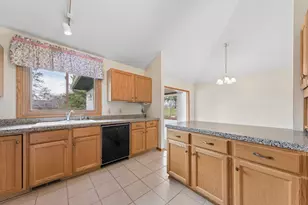 625 E 1st St, Waconia, MN 55387 - Photo 11