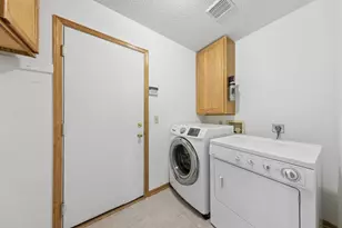 625 E 1st St, Waconia, MN 55387 - Photo 17