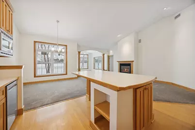 519 Holly Lane N, Oakdale, MN 55128 - Photo 9