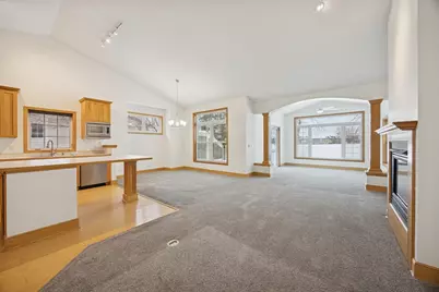 519 Holly Lane N, Oakdale, MN 55128 - Photo 5