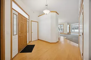 519 Holly Ln N, Oakdale, MN 55128 - Photo 3