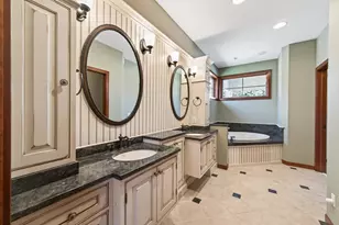 7 Hawthorne Ct, North Oaks, MN 55127 - Photo 27