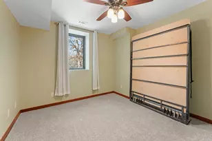 6418 25th St N, Oakdale, MN 55128 - Photo 33