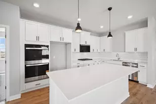 10547 Bent Pne Ln, Woodbury, MN 55129 - Photo 9