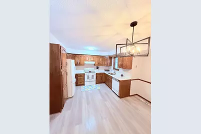 6801 Toledo Avenue N, Brooklyn Center, MN 55429 - Photo 3