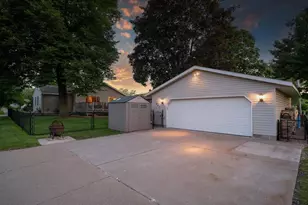 1947 Field Ave, Saint Paul, MN 55116 - Photo 51