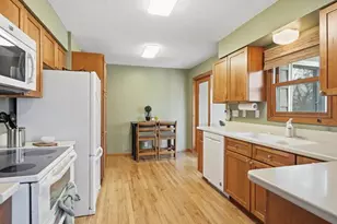 1828 Oak Ridge Dr, New Richmond, WI 54017 - Photo 7