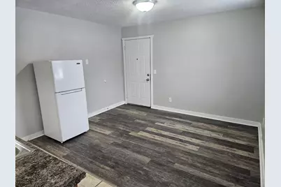 1205 S Sibley Avenue #104, Litchfield, MN 55355 - Photo 5