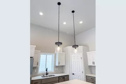 6722 Meadow View Drive S, Fargo, ND 58104 - Photo 11