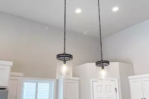 6722 Meadow View Dr S, Fargo, ND 58104 - Photo 11