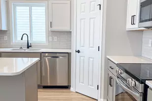 6722 Meadow View Dr S, Fargo, ND 58104 - Photo 7