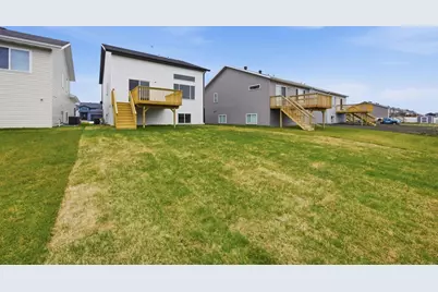 6722 Meadow View Drive S, Fargo, ND 58104 - Photo 35