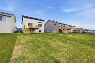 6722 Meadow View Dr S, Fargo, ND 58104 - Photo 35
