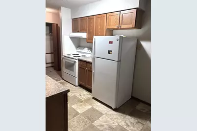 1421 Lake Avenue NW #406, Willmar, MN 56201 - Photo 3