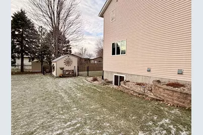 1085 Briarwood Drive, Worthington, MN 56187 - Photo 5
