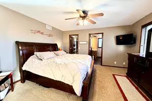 1085 Briarwood Dr, Worthington, MN 56187 - Photo 47