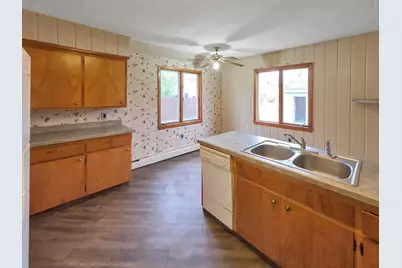 939 Duluth Avenue N, Thief River Falls, MN 56701 - Photo 5